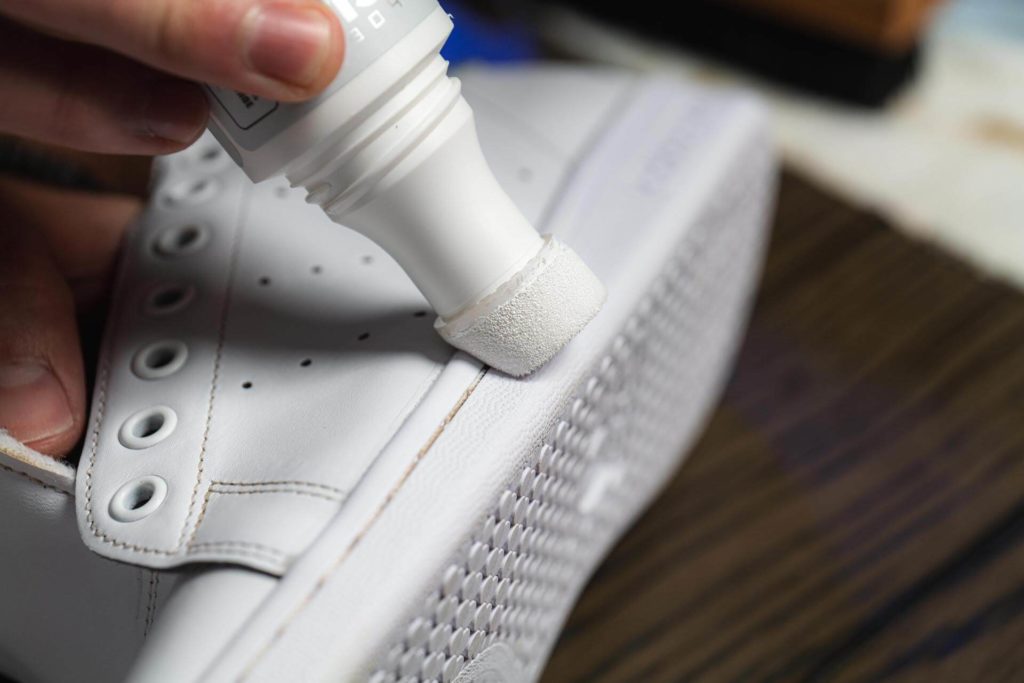 How To Clean White Tennis Shoes