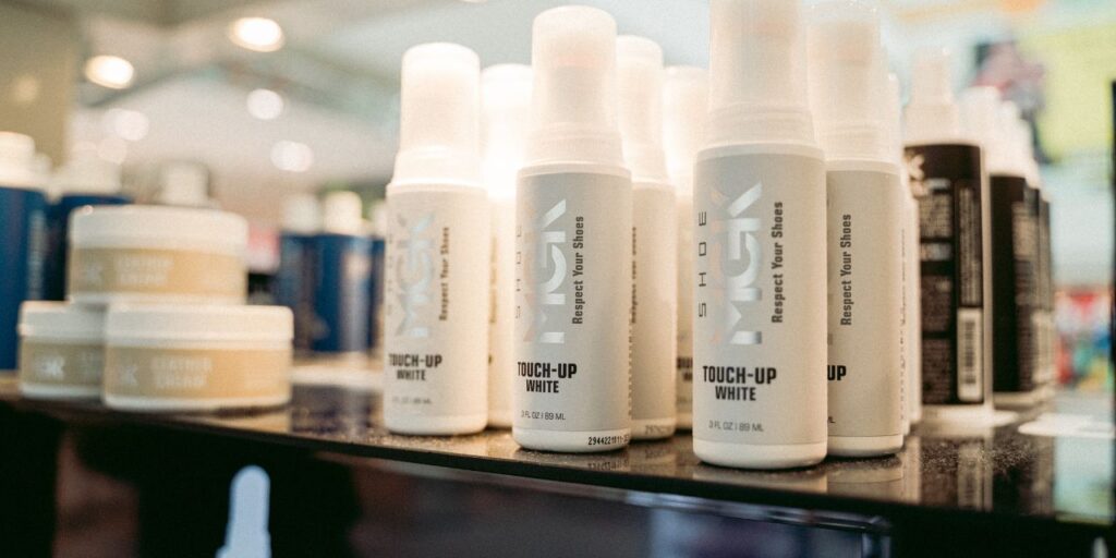 Shoe MGK White Touch-up